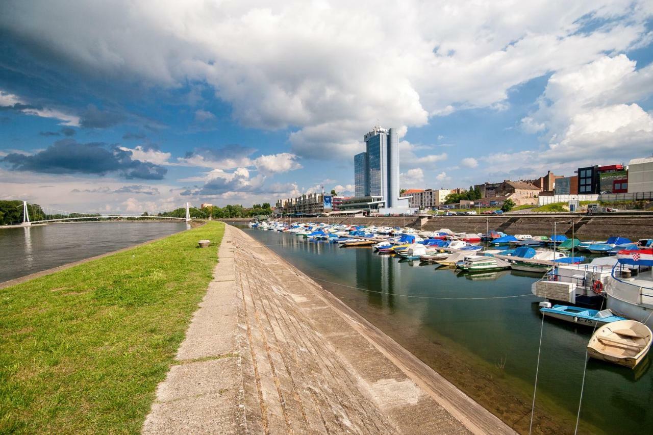 Riverview Apartment Osijek Exterior photo
